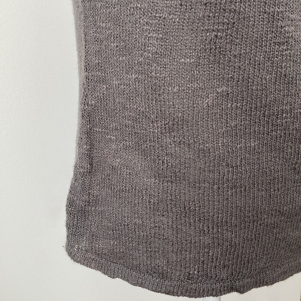 Banana Republic Factory Sleeveless Cowl Neckline Light Sweater - Picture 4 of 7
